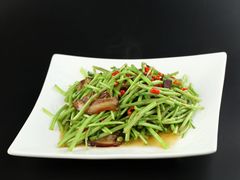 提蒿炒腊肉-陈大锅·岳阳鱼馆·地道岳阳菜(美食街店)