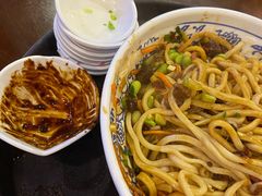-亿诣蝎府炸酱面羊蝎子火锅(酷车小镇店)