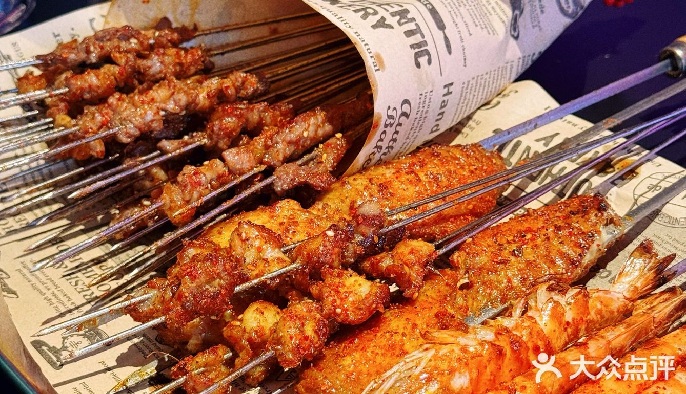 [耶][机智][加油]三五好友，撸串喝酒[啤酒][啤酒][啤酒]