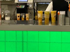 -沪上阿姨·臻选茶饮(上海环球港店)