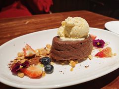招牌巧克力流心蛋糕-Bistro 63 创意融合料理(广粤天地店)