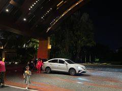 -三亚湾海居铂尔曼度假酒店