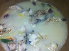 滇香肴云南蒸汽石锅鱼(云南北路店)-滇香肴·云南菜蒸汽石锅鱼(云南北路店)