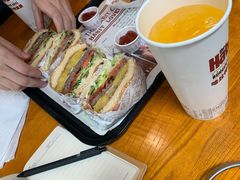 -The Habit Burger Grill 哈比特汉堡(复兴soho店)