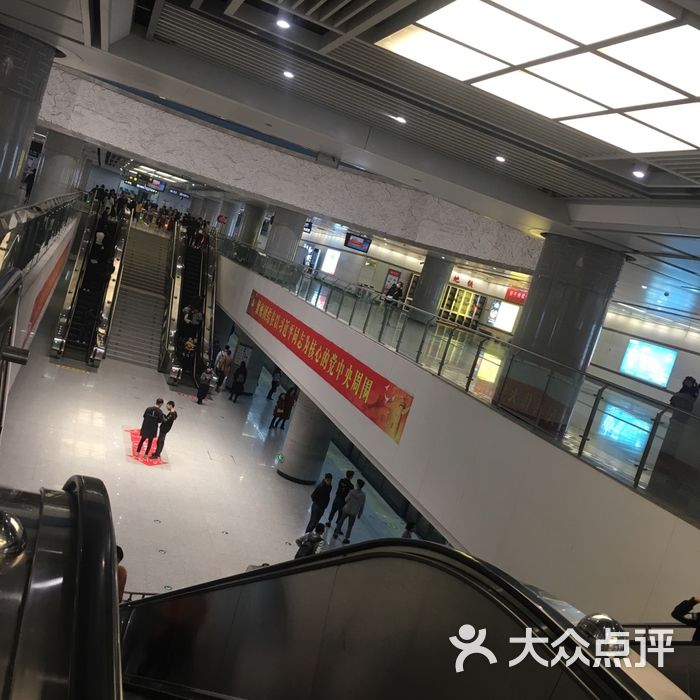 地铁2号线行政中心站