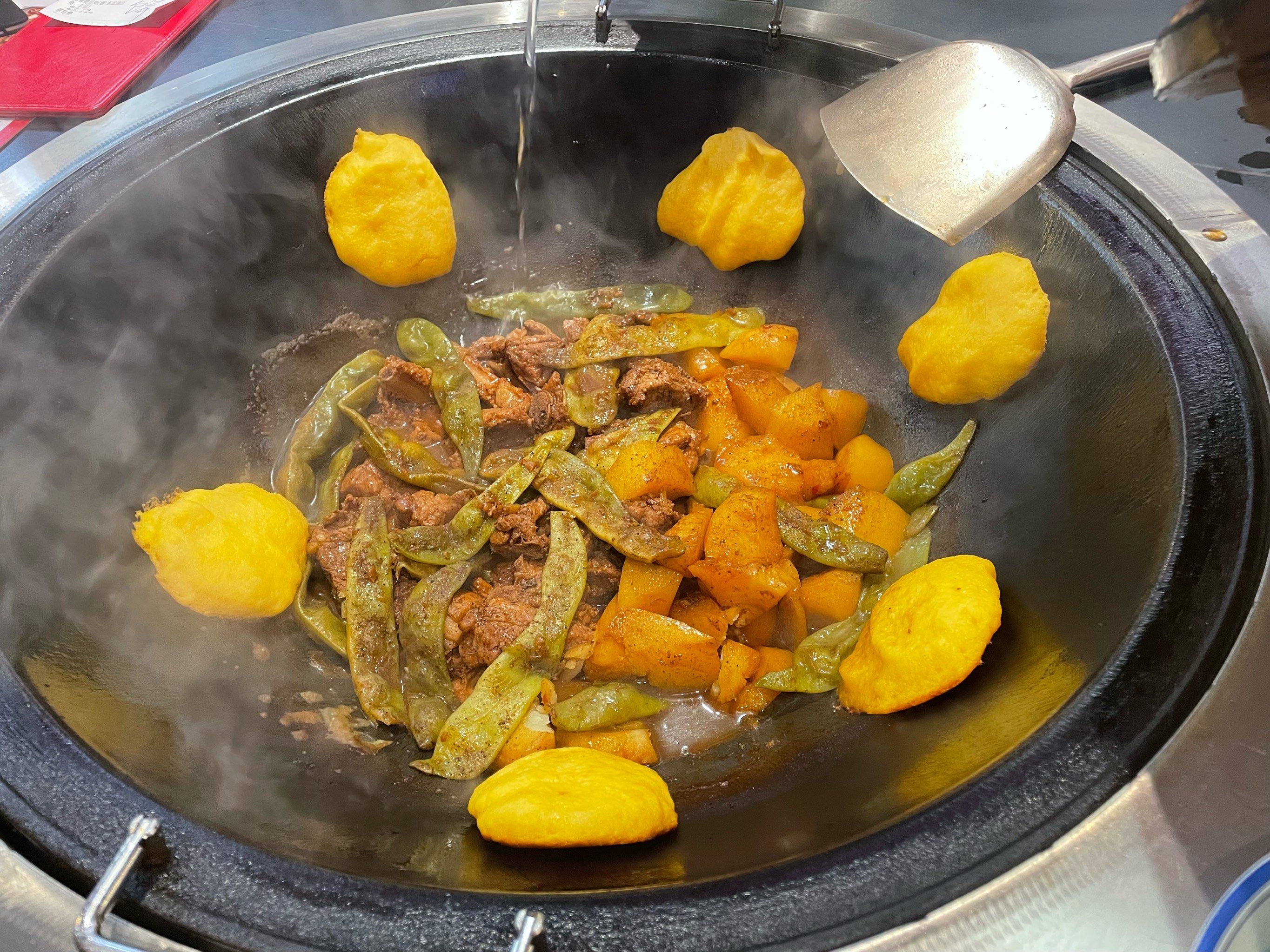 第一次吃东北铁锅炖