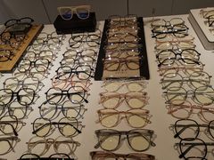 -宏宇眼镜蔡司依视路折扣店(兆佳眼镜城店)