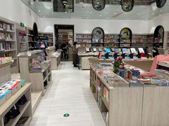 -钟书阁(群光广场店)