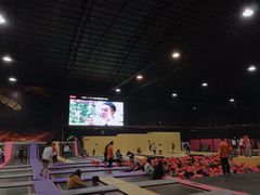 -嘿哟动霸CHUA·新潮玩运动娱乐中心·蹦床滑冰团建乐园