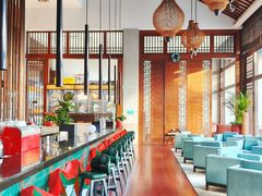 -梁鸿湿地丽笙度假酒店大堂吧