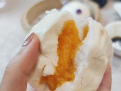 猪仔流沙包-馨越楼·点心·粤菜(赤坎店)