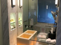 -上海滴水湖皇冠假日酒店