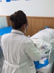 -靓芙泉专研痘痘肌