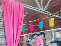 -Cuc Gach Quan Restaurant