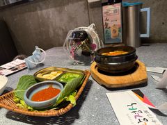 -草家酱蟹炭火烤肉店(珲春南路一店)
