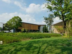 -田园东方蜜桃村的田野营地