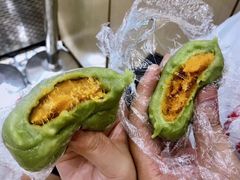 咸蛋黄肉松青团-沈大成(城隍庙店)