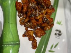 酱爆核桃鸡丁-大眼锅贴水饺(河东店)