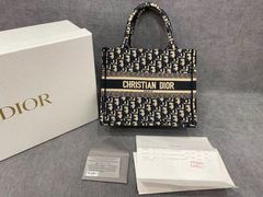 -小飞侠奢侈品回收 寄卖 养护(宝山宝龙广场店)