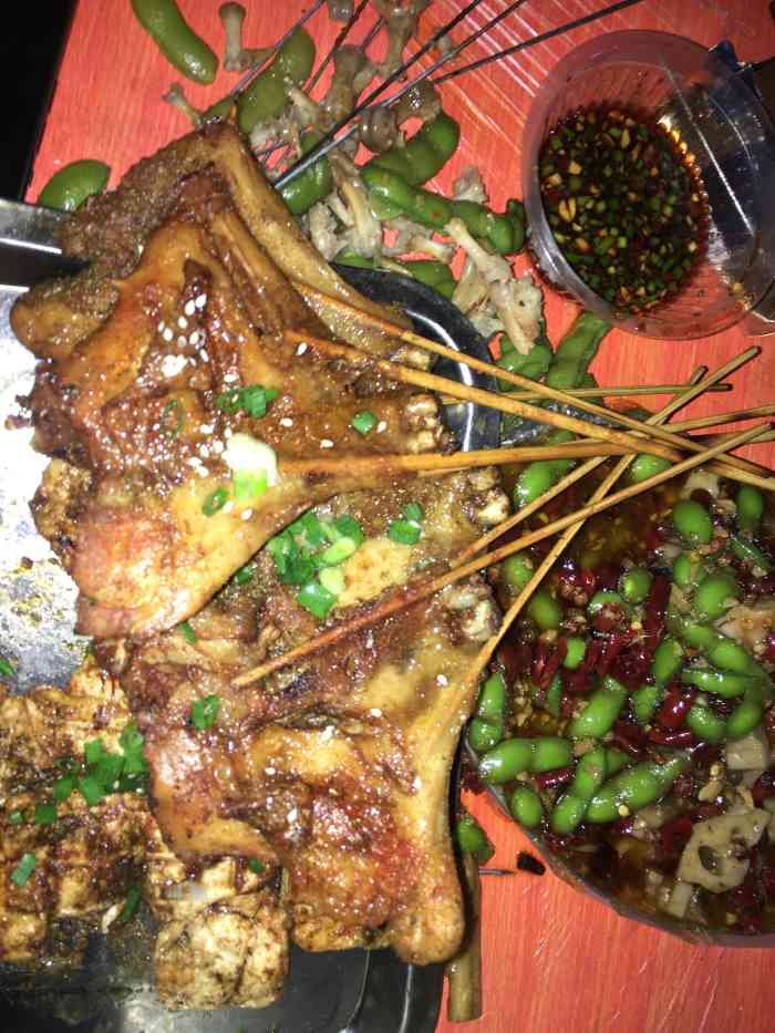 安陆烧烤(城站路店)-"我很喜欢吃这家的细豆丝煮腊肉.腊肉放的量.