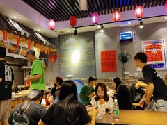 -爆炸头阿姨小四川正宗川味小吃(无任何分店)