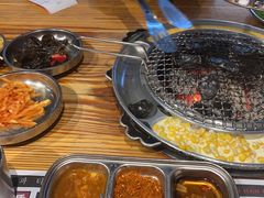 -青瓦炭韩潮烤肉(花园道店)