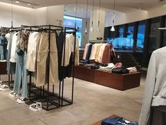 -URBAN REVIVO(上海中庚漫游城店)
