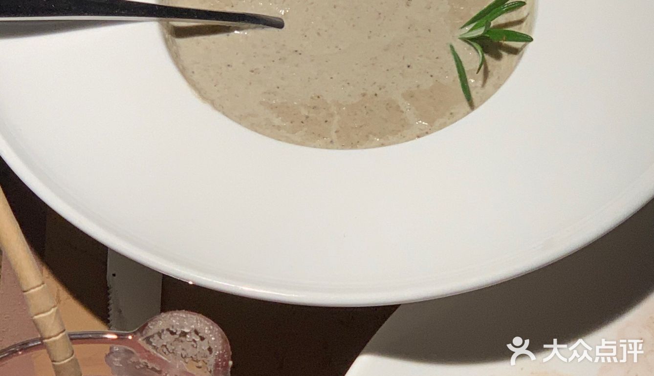大连拍照好看适合约会的氛围感西餐厅