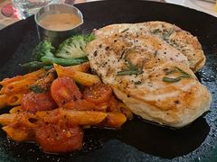 奶油蘑菇鸡肉配宽面-安妮意大利餐厅(国贸店)