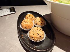 蛋黄流沙麻球-醉庐·新上海菜(南京西路店)