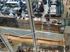 -乐蓬马歇百货公司(Rive Gauche)