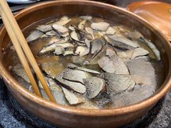 见手青-阿山卓·野生菌火锅·纳西火塘烤肉