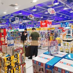 -玩具反斗城(正大广场店)