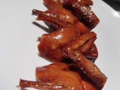 脆皮妙龄乳鸽-新荣记(BFC外滩金融中心店)