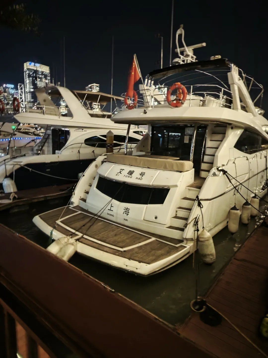 邮轮码头观光游上海外滩黄浦江风光游艇求婚游艇派对豪华游轮