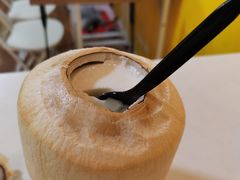 -志龙皇冠吃货椰子铺