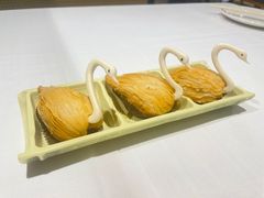 榴莲千丝酥-稻香酒家·34年老字号·港式粤菜(汉街店)