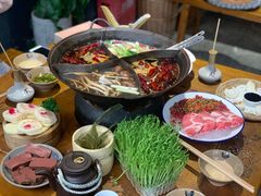 -白乐天毛肚火锅馆(解放碑店)