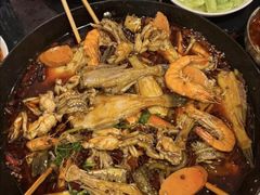 -鸿顺老铁锅美蛙鱼府(解放碑店)