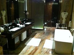 iphone_upload_pic-广州天河希尔顿酒店