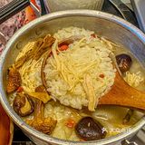 不用去成都!!在我大杭州吃到肥肠芋儿鸡🔥