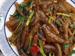 香菜肉丝粉皮-八张桌子(老店)