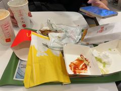 -麦当劳(上海虹桥站30B检票口楼上)
