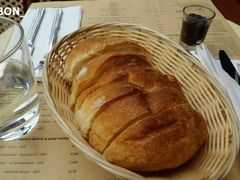 餐前面包配黑橄榄酱-LA  PETANQUE(泰安路店)