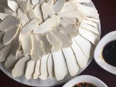 生吃松茸-野菌皇海景野生菌火锅(滨海大道店)