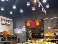 -愉肴麻辣香锅(中山路店)