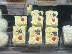 白脱蛋糕-白玉兰食品(中山公园龙之梦店)