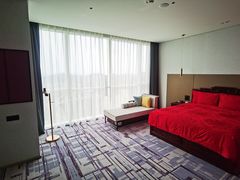 -大连星海皇冠假日酒店