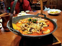 -老滇山寨•云南特色菜•地方菜•民族风情歌舞表演(金碧店)