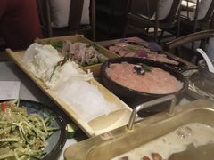 -尚尚仙·酸汤猪手·猪肚鸡火锅(华联万柳购物中心店)